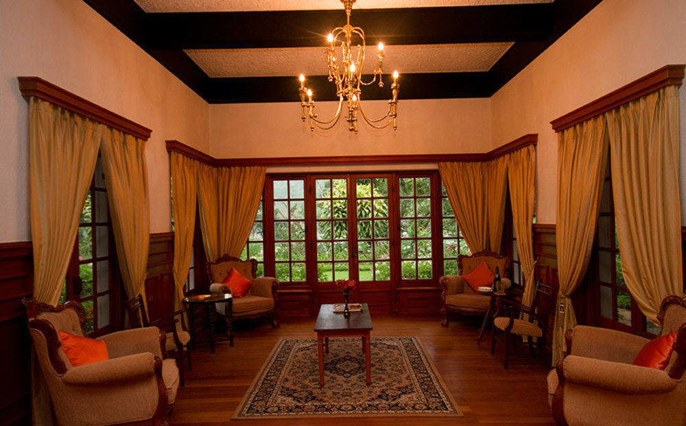 Governor'S Mansion Hatton Exterior photo